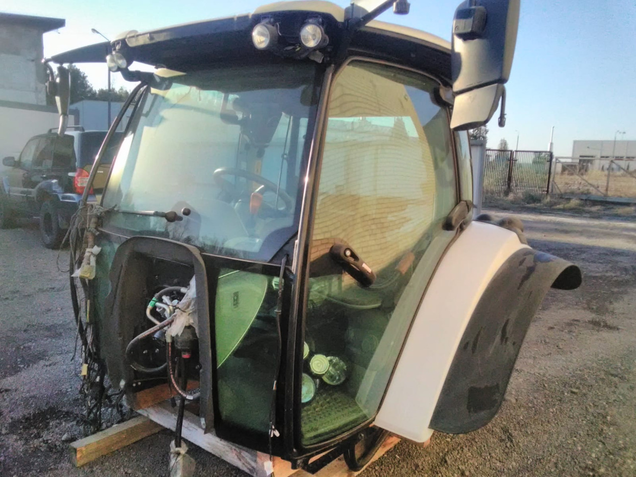 - Cab for Farm tractor: picture 1 - Cab for Farm tractor: picture 1