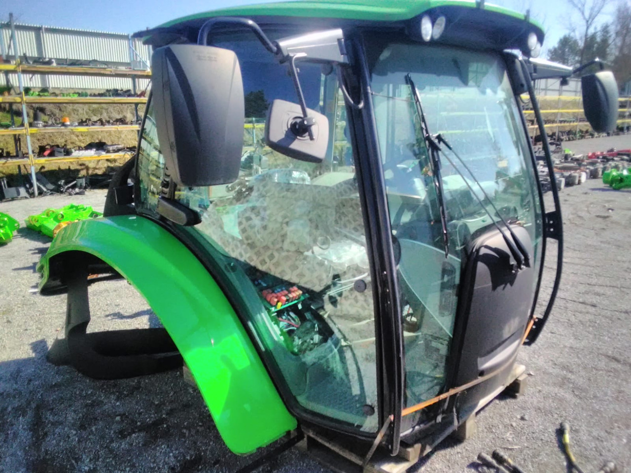 - Cab for Farm tractor: picture 2 - Cab for Farm tractor: picture 2