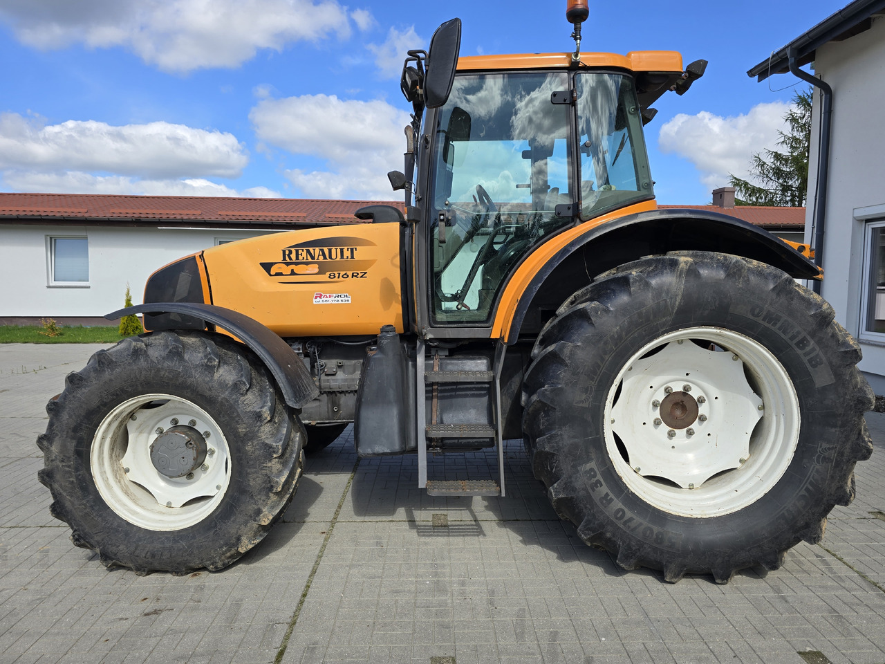 RENAULT Ares 816 RZ - Farm tractor: picture 2 RENAULT Ares 816 RZ - Farm tractor: picture 2