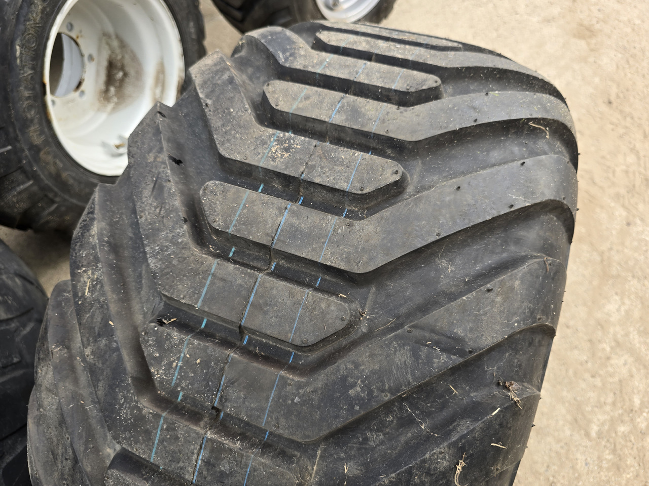 STARCO 480/45-17 - Wheel and tire package for Agricultural machinery: picture 4 STARCO 480/45-17 - Wheel and tire package for Agricultural machinery: picture 4