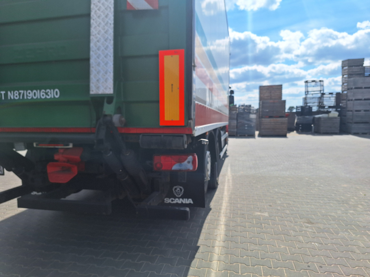 Scania P380 - Refrigerator truck: picture 4 Scania P380 - Refrigerator truck: picture 4