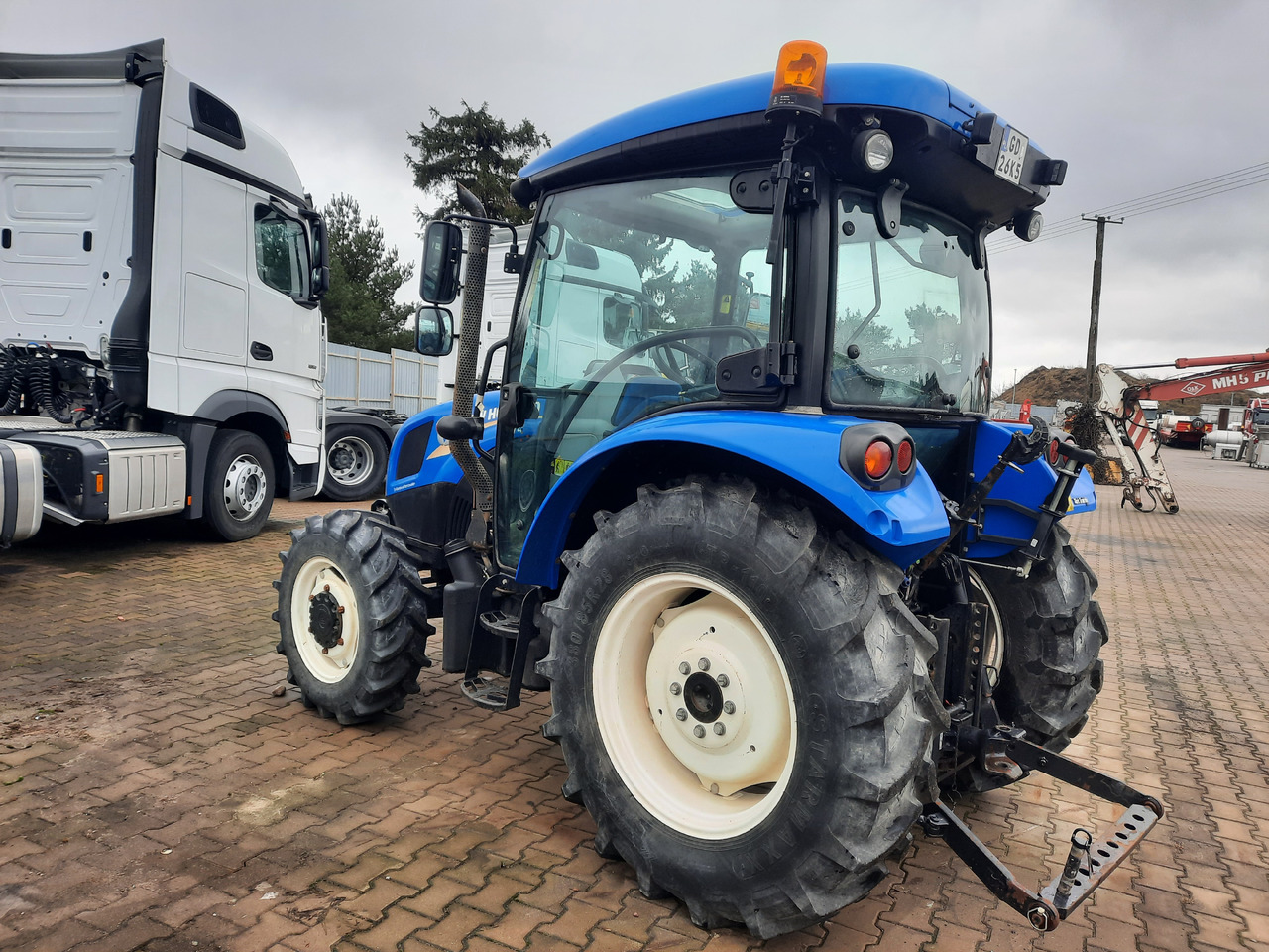 New-holland T4.65 - Farm tractor: picture 5 New-holland T4.65 - Farm tractor: picture 5