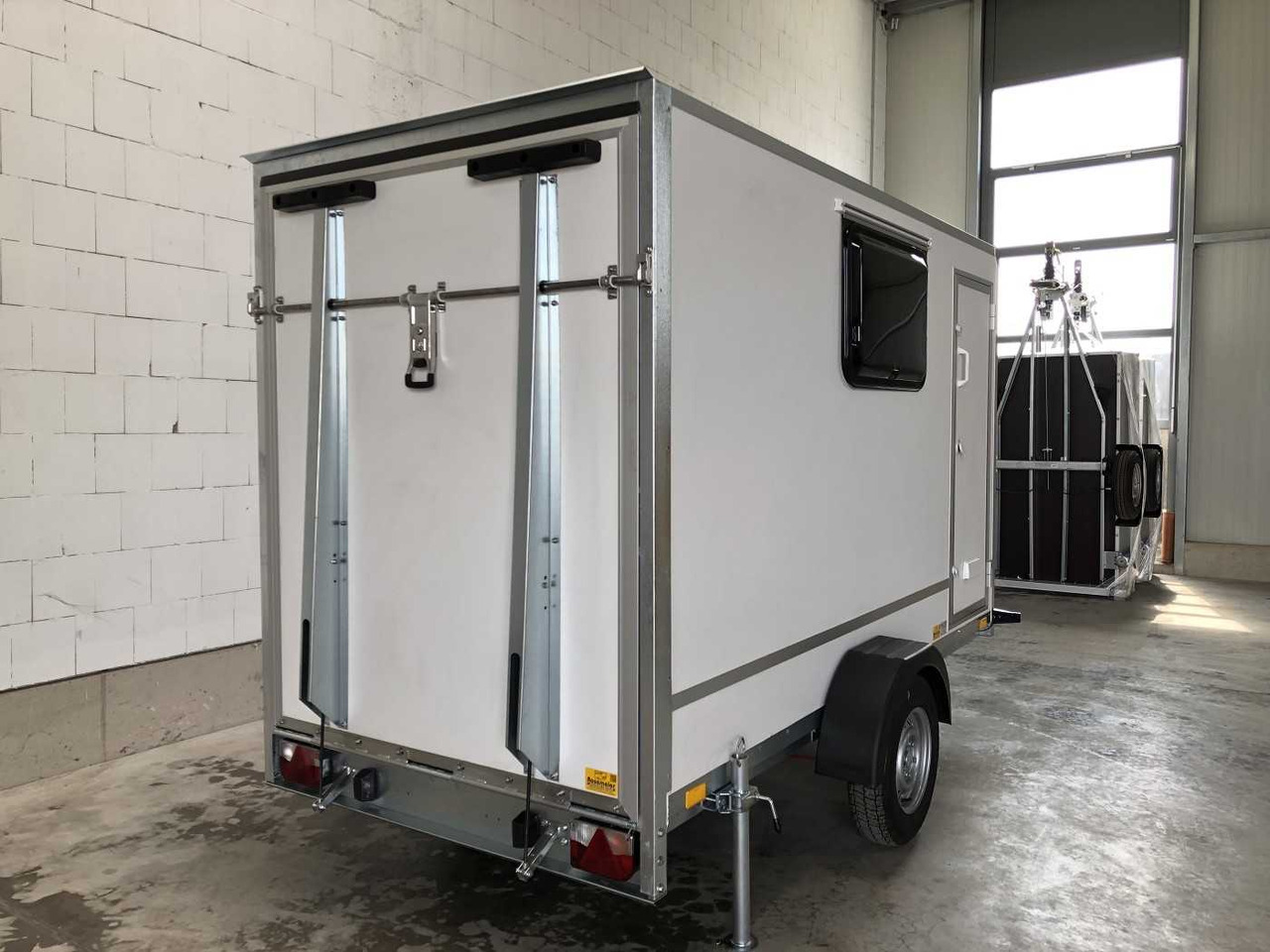Leasing of BLYSS F1330HD Rampe Tür 2 Fenster Kofferanhänger BLYSS F1330HD Rampe Tür 2 Fenster Kofferanhänger: picture 13