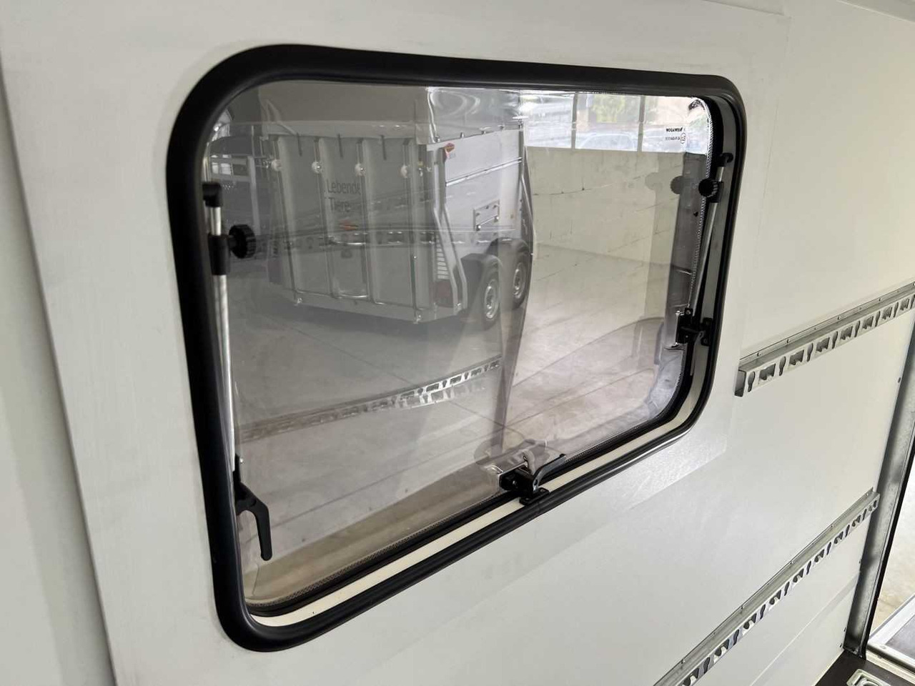 Leasing of BLYSS F1330HD Seitentür,Fenster,Aero Kofferanhänger BLYSS F1330HD Seitentür,Fenster,Aero Kofferanhänger: picture 17