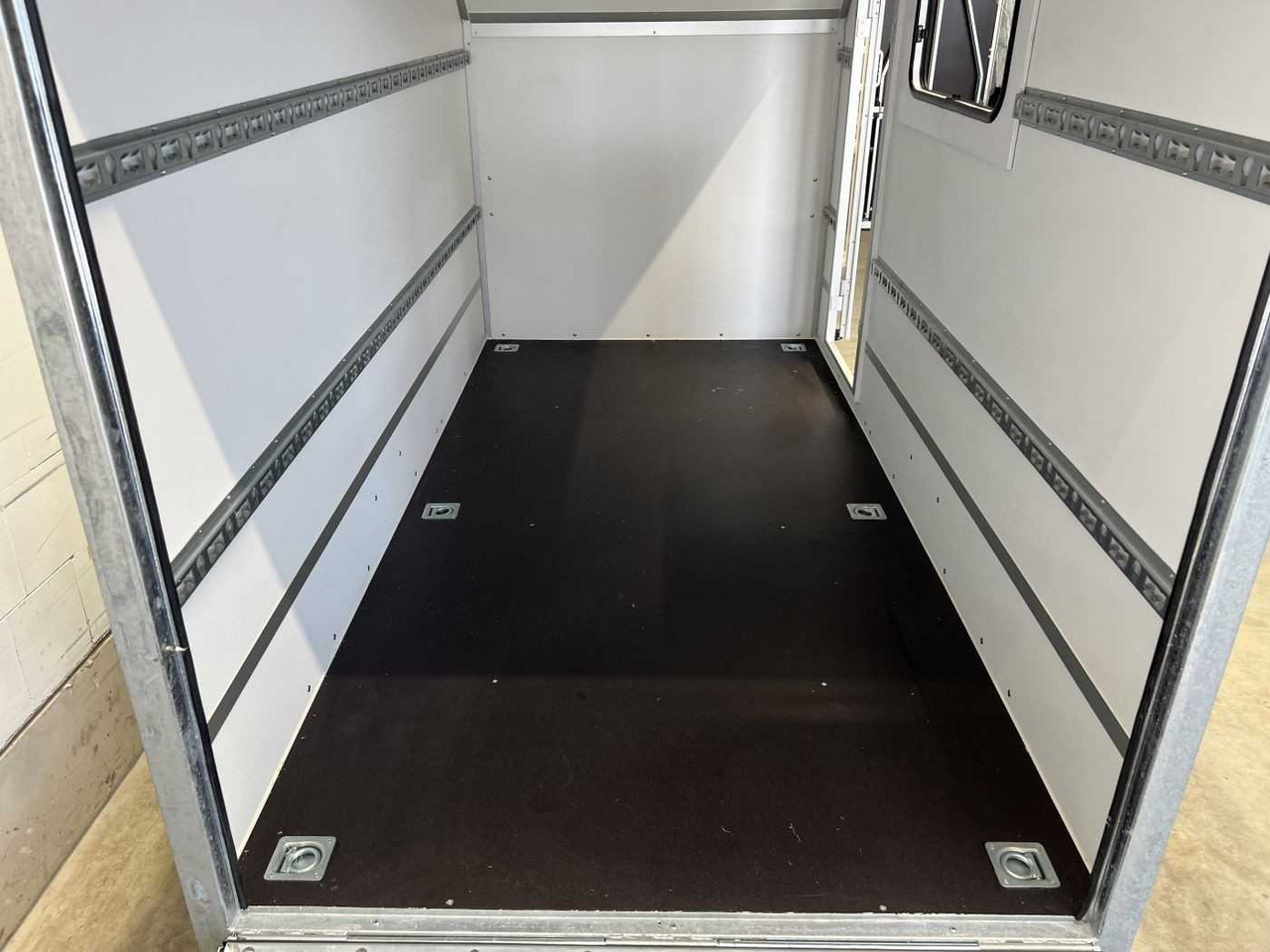 Leasing of BLYSS F1330HD Seitentür,Fenster,Aero Kofferanhänger BLYSS F1330HD Seitentür,Fenster,Aero Kofferanhänger: picture 10