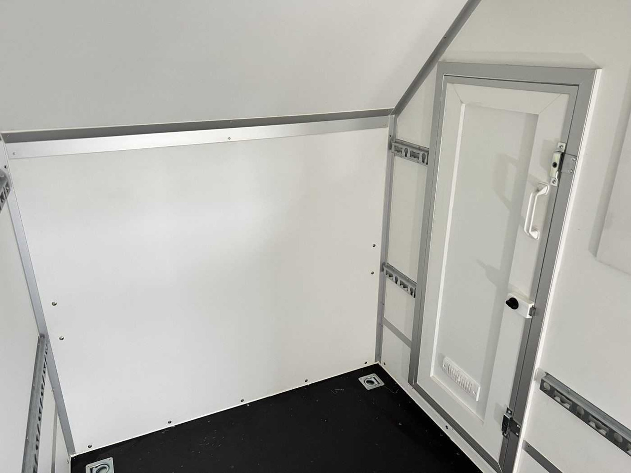 Leasing of BLYSS F1330HD Seitentür,Fenster,Aero Kofferanhänger BLYSS F1330HD Seitentür,Fenster,Aero Kofferanhänger: picture 15