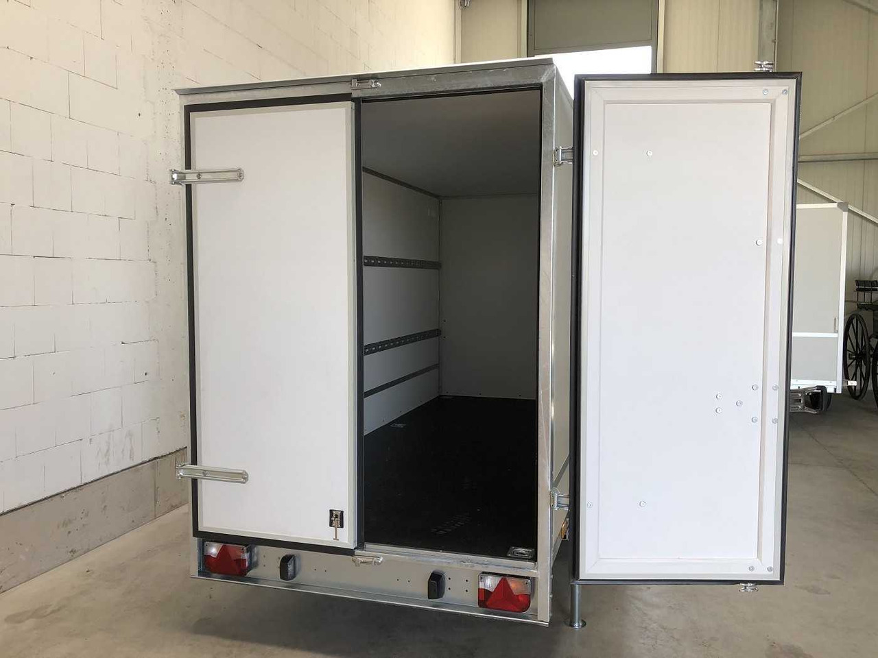 Leasing of BLYSS F15336HD Kofferanhänger BLYSS F15336HD Kofferanhänger: picture 6