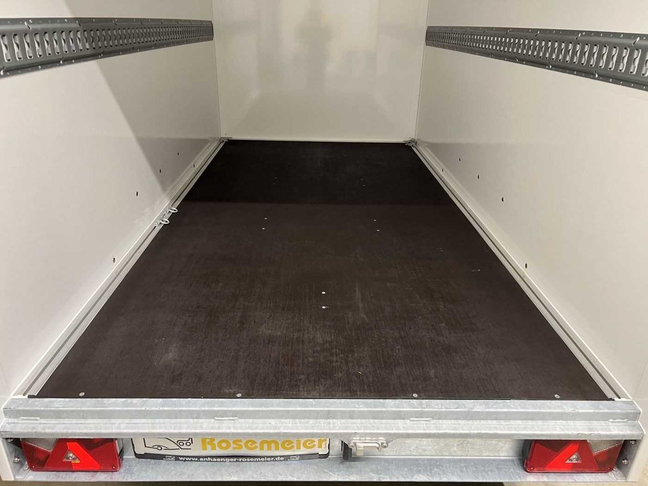 BLYSS FS2730/180HTL Kofferanhänger - Closed box trailer: picture 4 BLYSS FS2730/180HTL Kofferanhänger - Closed box trailer: picture 4