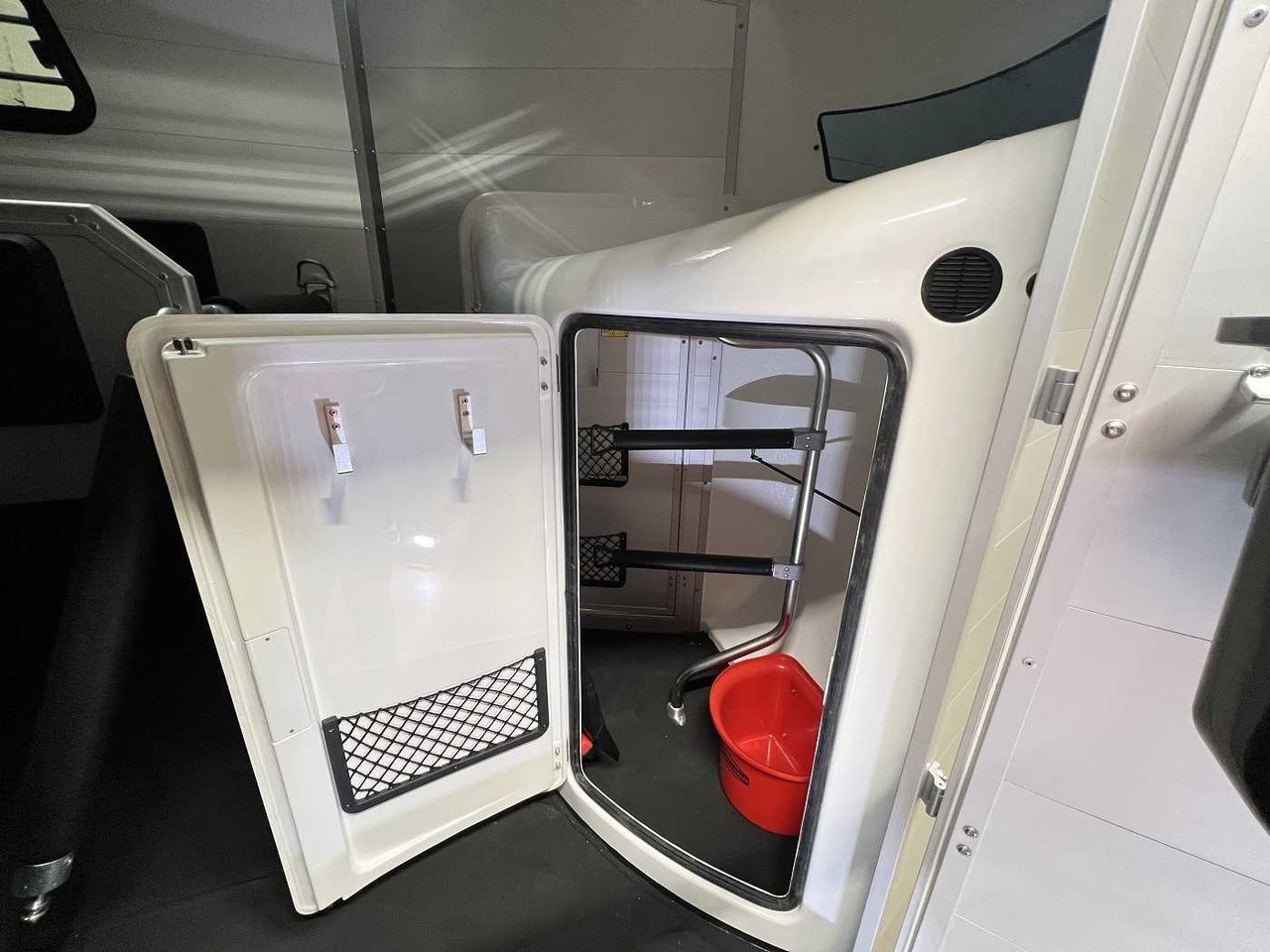 New Horse trailer BOECKMANN Portax SKA Pferdeanhänger: picture 13