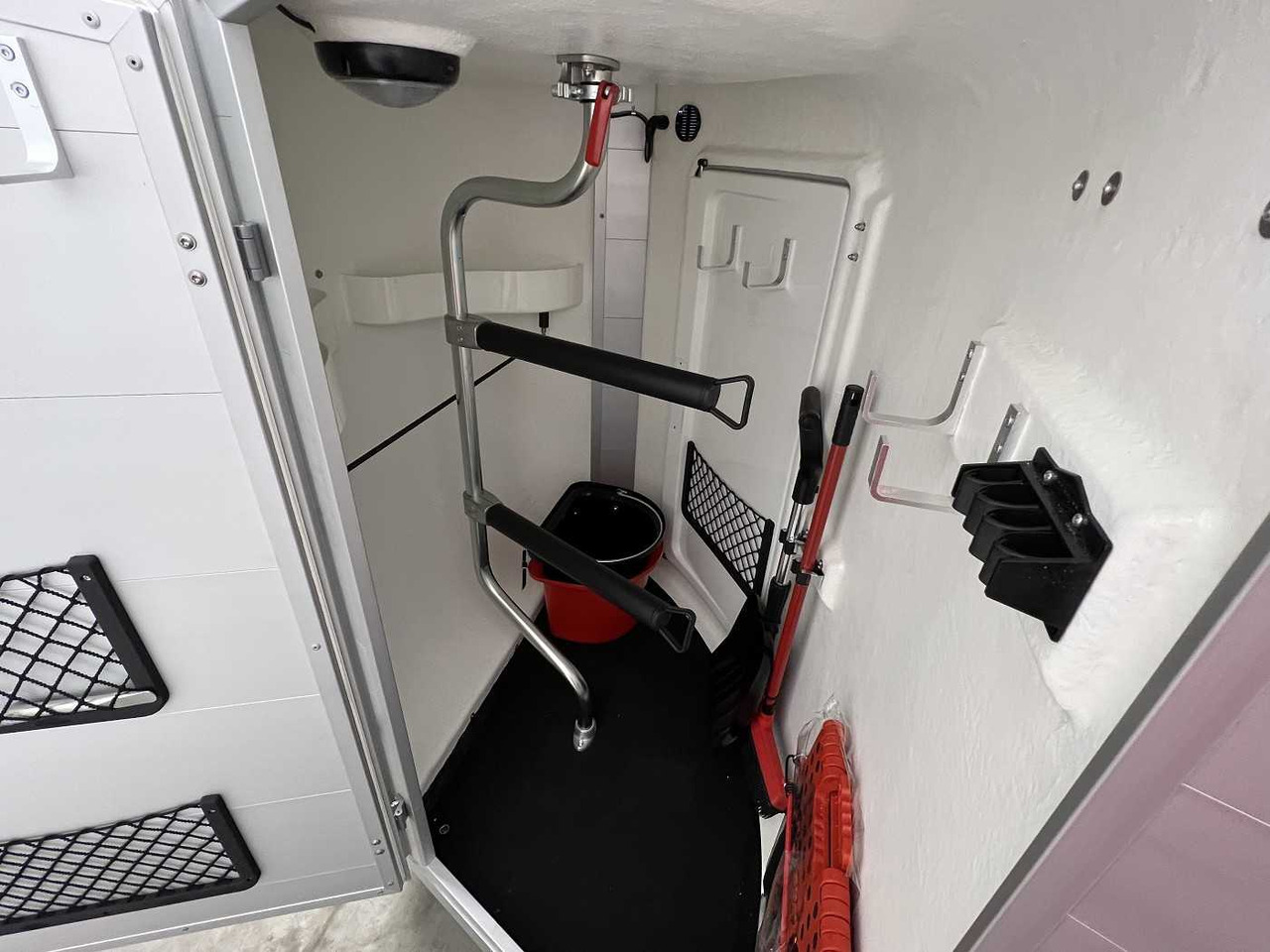 New Horse trailer BOECKMANN Portax SKA Pferdeanhänger: picture 15