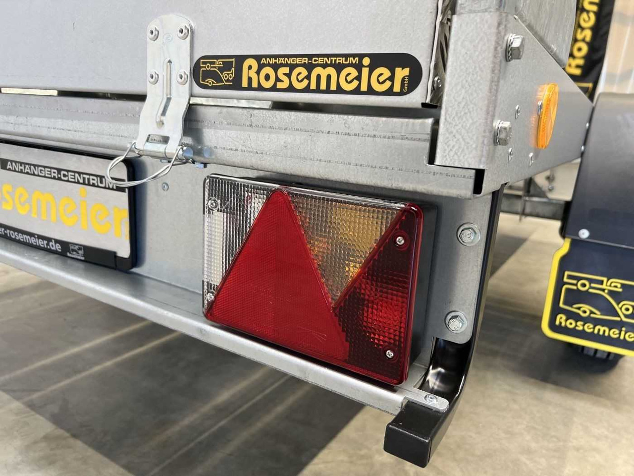 TPV KD-MUT3 Motorradanhänger - Motorcycle trailer: picture 3 TPV KD-MUT3 Motorradanhänger - Motorcycle trailer: picture 3