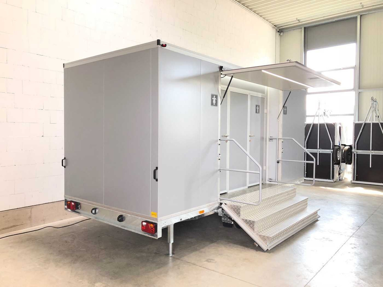 ROSEMEIER VE 3 Damen, 1 Herren, 4 Urinale Toilettenanhänger - Trailer: picture 4 ROSEMEIER VE 3 Damen, 1 Herren, 4 Urinale Toilettenanhänger - Trailer: picture 4