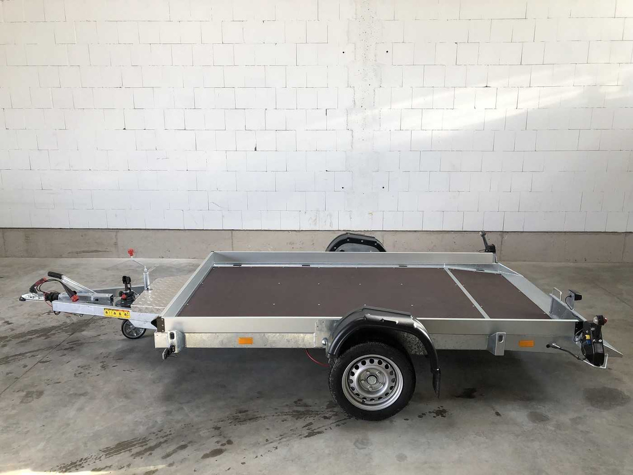 New Motorcycle trailer VEZEKO Husky FB 13.28 Absenker: picture 14 New Motorcycle trailer VEZEKO Husky FB 13.28 Absenker: picture 14