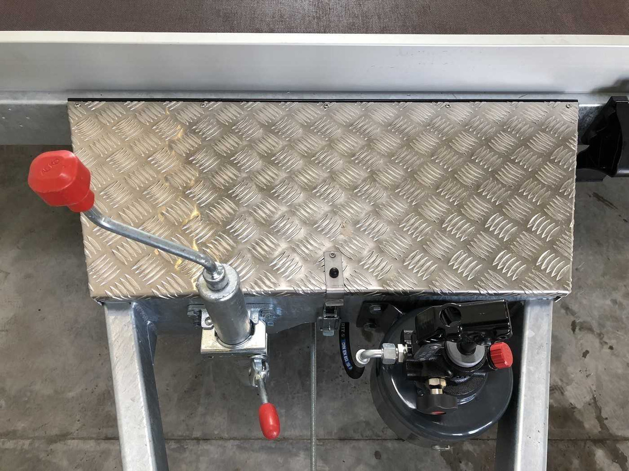 New Motorcycle trailer VEZEKO Husky FB 13.28 Absenker: picture 13 New Motorcycle trailer VEZEKO Husky FB 13.28 Absenker: picture 13