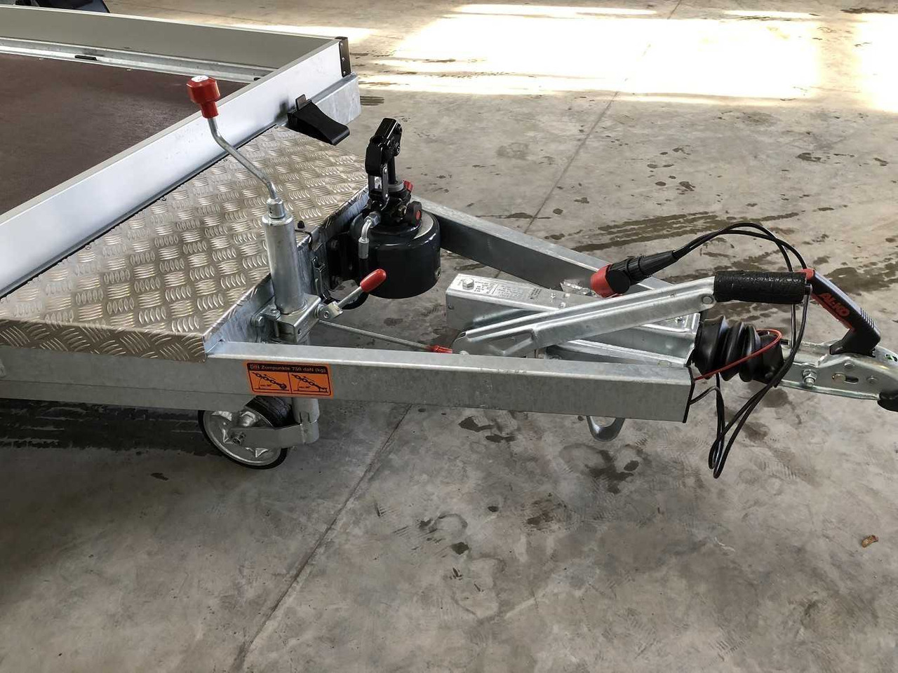 New Motorcycle trailer VEZEKO Husky FB 13.28 Absenker: picture 8 New Motorcycle trailer VEZEKO Husky FB 13.28 Absenker: picture 8