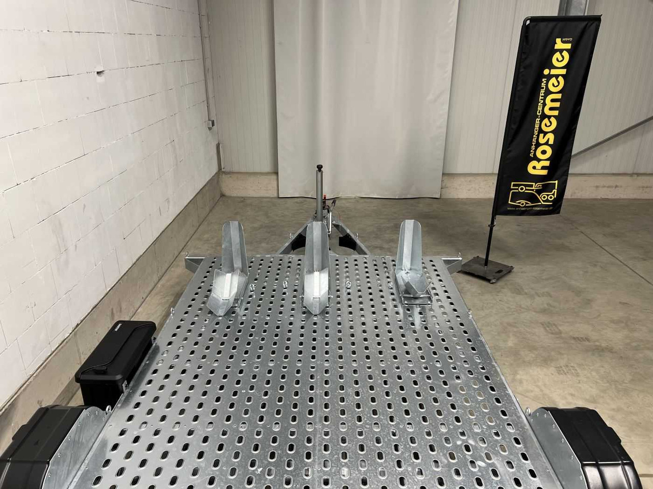 VEZEKO Motovan D 27+Box Motorradanhänger - Motorcycle trailer: picture 5 VEZEKO Motovan D 27+Box Motorradanhänger - Motorcycle trailer: picture 5