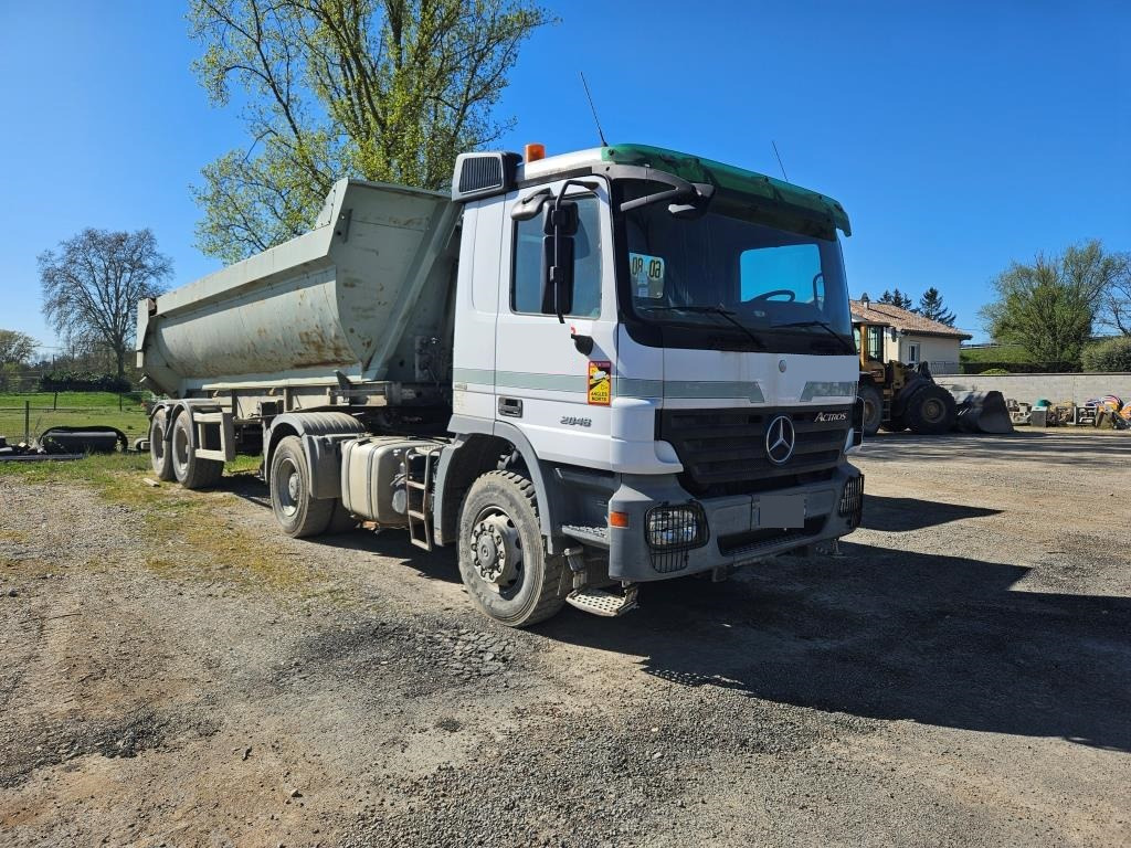 MERCEDES 2046 - Tractor unit: picture 1 MERCEDES 2046 - Tractor unit: picture 1