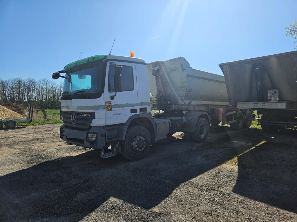 MERCEDES 2046 - Tractor unit: picture 4 MERCEDES 2046 - Tractor unit: picture 4