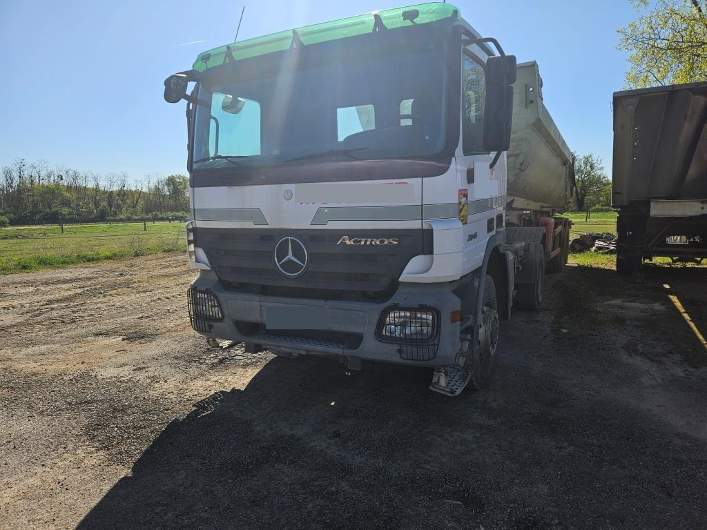 MERCEDES 2046 - Tractor unit: picture 3 MERCEDES 2046 - Tractor unit: picture 3