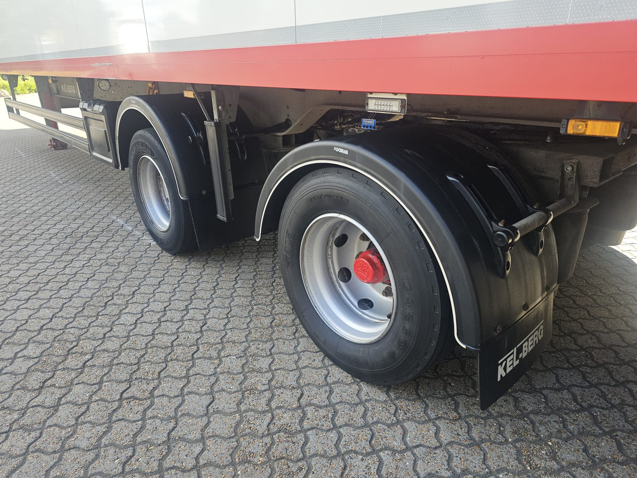 Closed box semi-trailer Kel-Berg 2 Aksel City 13,60: picture 16