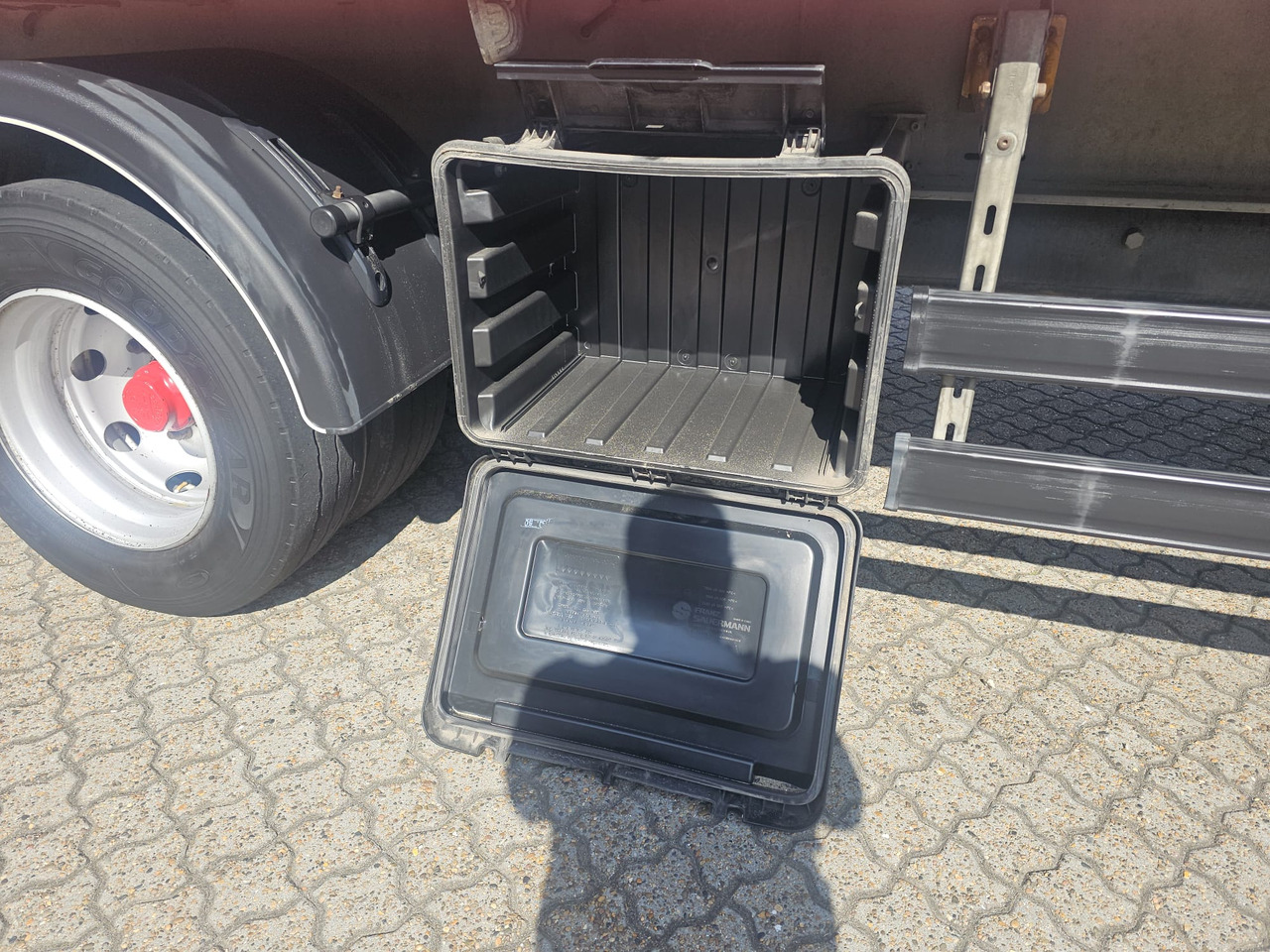 Closed box semi-trailer Kel-Berg 2 Aksel City 13,60: picture 12