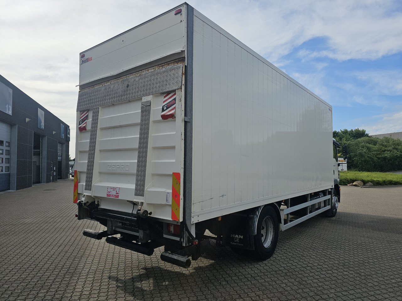 MAN TGM 18.290 - Box truck: picture 5 MAN TGM 18.290 - Box truck: picture 5