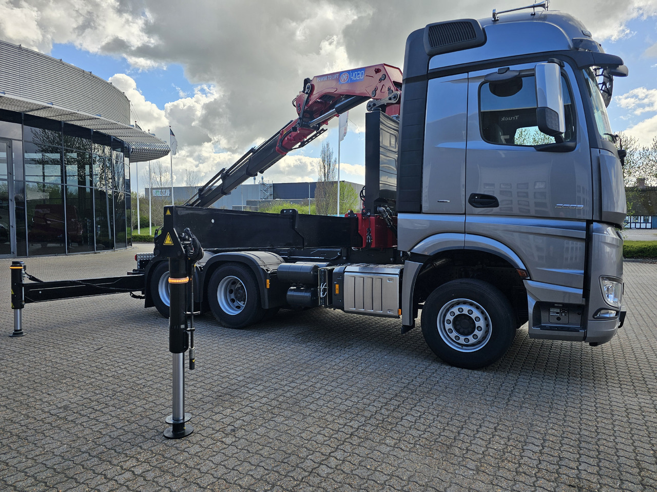 Crane truck, Tractor unit Mercedes Arocs 2653 6x4 40 T-mtr.: picture 38
