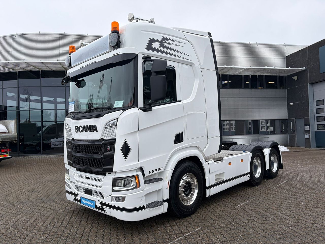 Scania R560 6X2 - Tractor unit: picture 1 Scania R560 6X2 - Tractor unit: picture 1