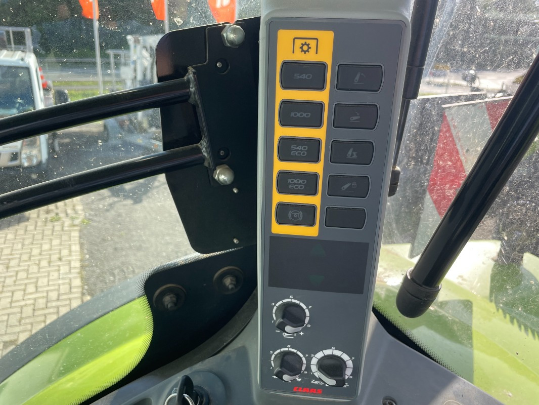 CLAAS Arion 660 CMATIC - Farm tractor: picture 2 CLAAS Arion 660 CMATIC - Farm tractor: picture 2