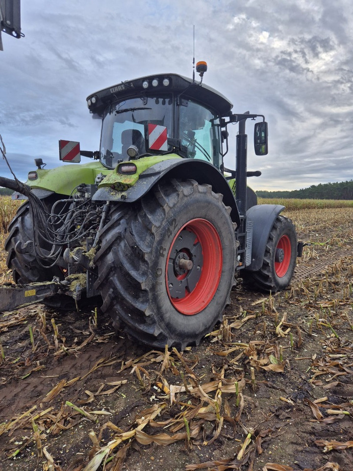 CLAAS Axion 870 - Farm tractor: picture 2 CLAAS Axion 870 - Farm tractor: picture 2