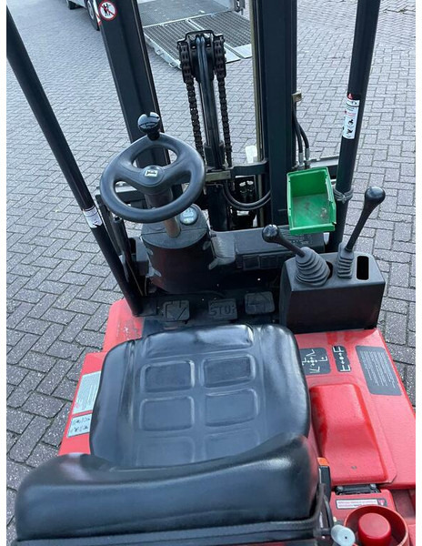 Linde E12 - Electric forklift: picture 3 Linde E12 - Electric forklift: picture 3