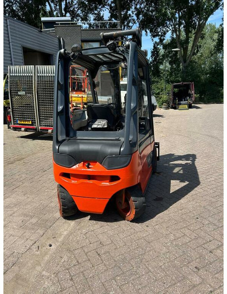Linde E25 - Electric forklift: picture 3 Linde E25 - Electric forklift: picture 3