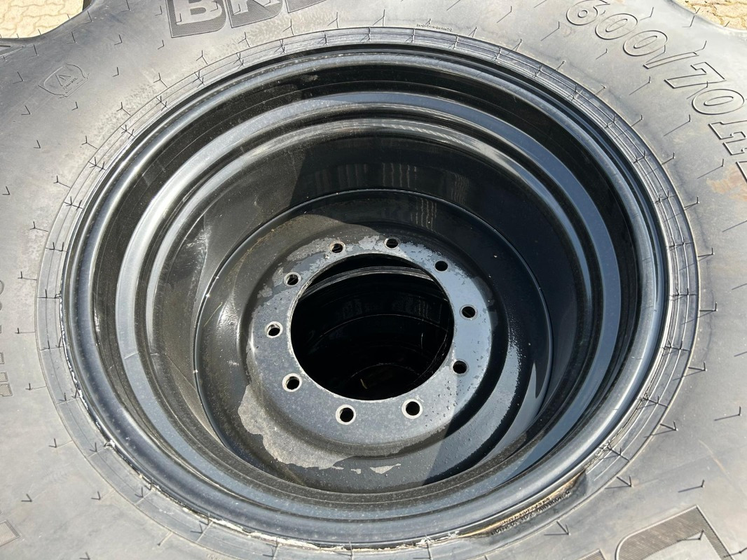 BKT 600/70R28 - 2 Stück - Wheels and tires for Agricultural machinery: picture 5 BKT 600/70R28 - 2 Stück - Wheels and tires for Agricultural machinery: picture 5