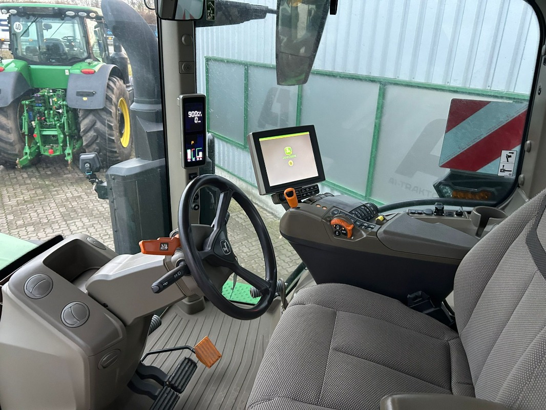 John Deere 7R 330 e23 - Farm tractor: picture 5 John Deere 7R 330 e23 - Farm tractor: picture 5