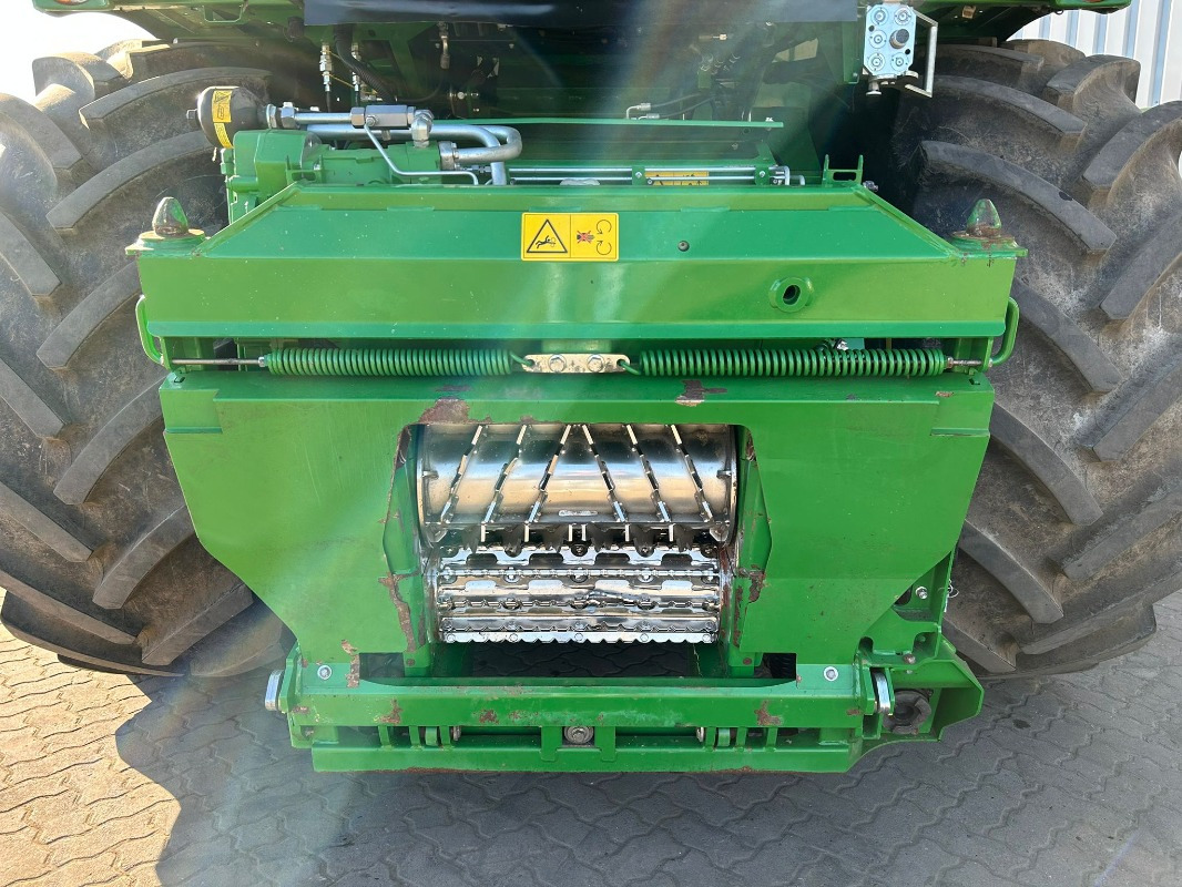John Deere 8400i - Harvester: picture 5 John Deere 8400i - Harvester: picture 5