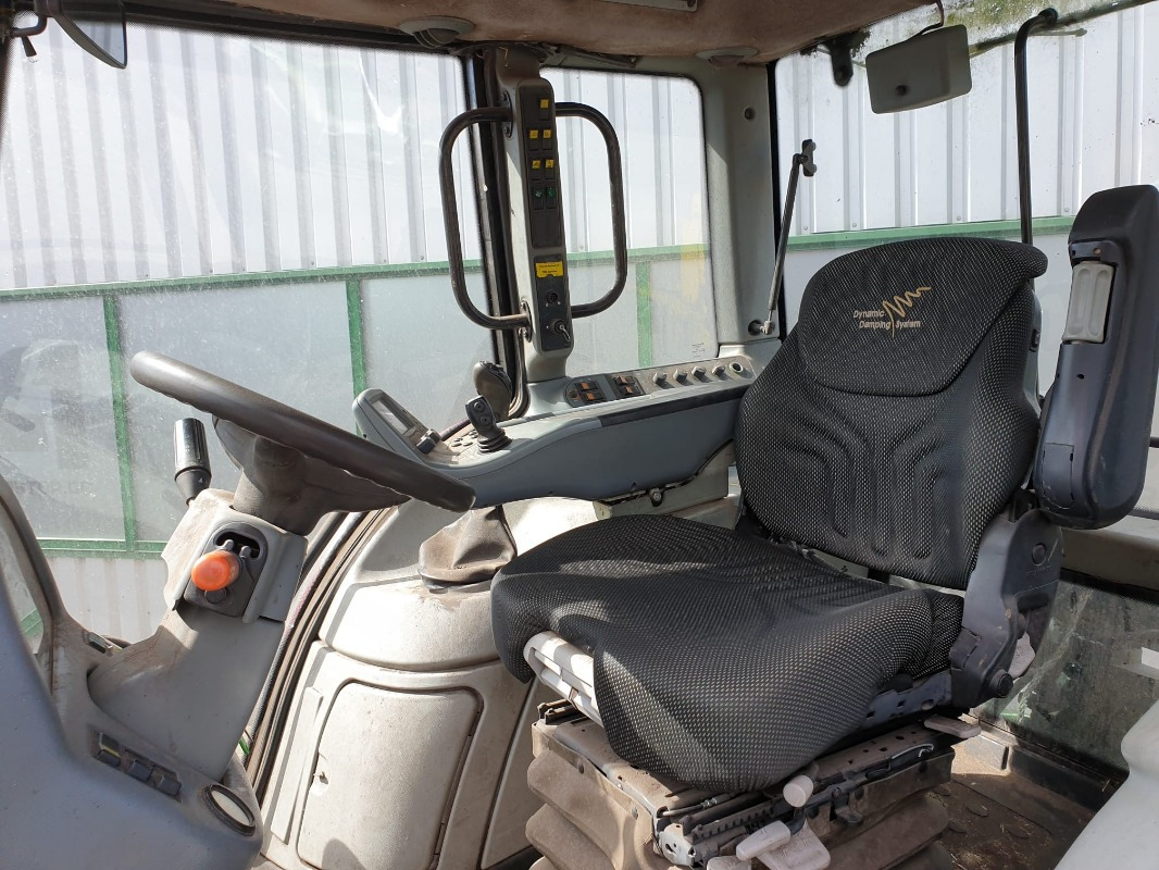 Valtra T151 - Farm tractor: picture 5 Valtra T151 - Farm tractor: picture 5
