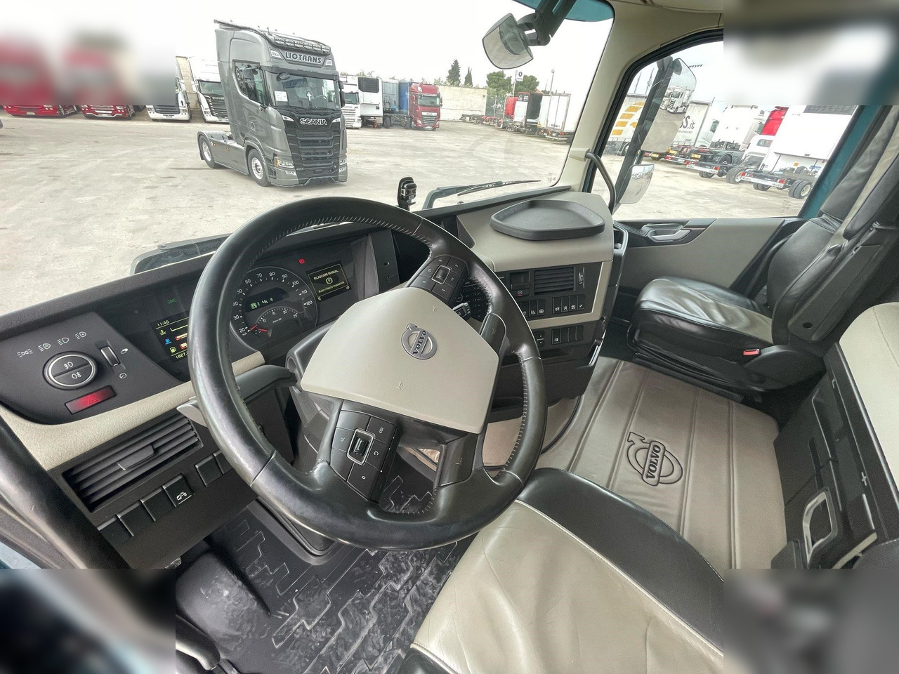 Tractor unit VOLVO FH500: picture 6