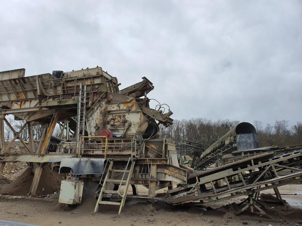 1100 ×900 Brecher - Crusher: picture 1 1100 ×900 Brecher - Crusher: picture 1