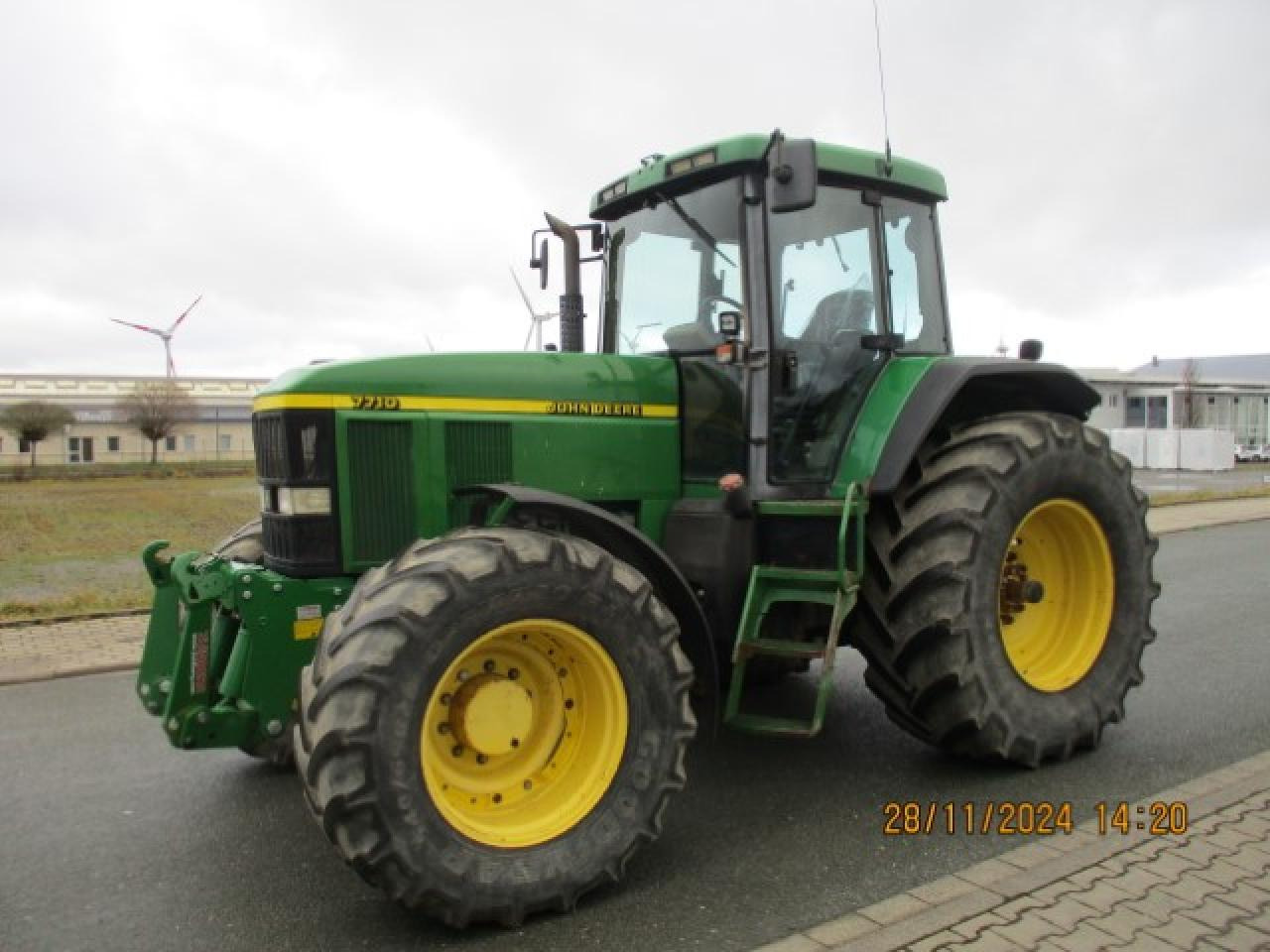 John Deere 7710 TLS Motor Neu - Farm tractor: picture 1 John Deere 7710 TLS Motor Neu - Farm tractor: picture 1