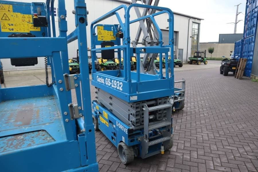 Genie GS1932 E-Drive Several In Stock, 8m Working Height - Scissor lift: picture 3 Genie GS1932 E-Drive Several In Stock, 8m Working Height - Scissor lift: picture 3