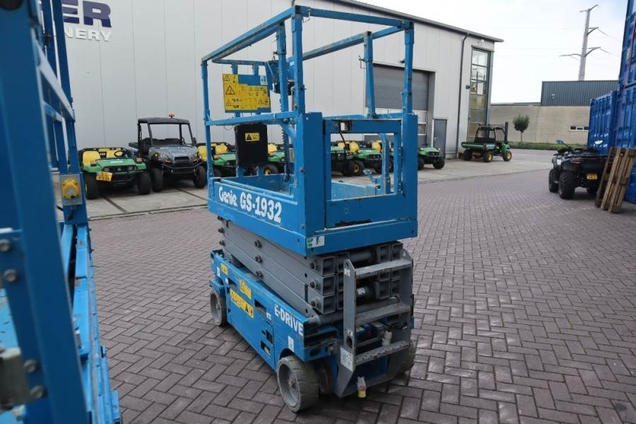 Genie GS1932 E-Drive Several In Stock, 8m Working Height  - Scissor lift: picture 2 Genie GS1932 E-Drive Several In Stock, 8m Working Height  - Scissor lift: picture 2