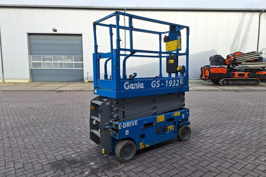 Genie GS1932 E-Drive Several In Stock, 8m Working Height - Scissor lift: picture 2 Genie GS1932 E-Drive Several In Stock, 8m Working Height - Scissor lift: picture 2