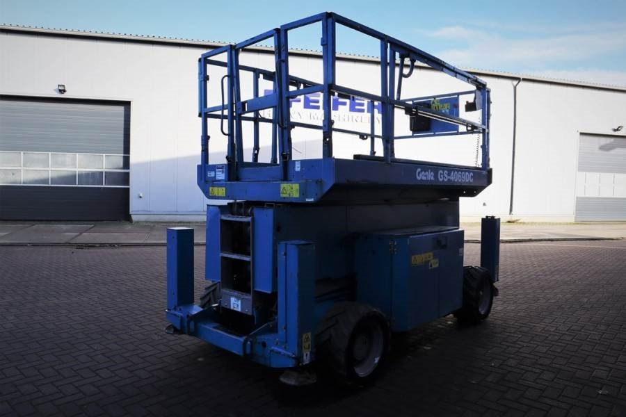 Genie GS4069 Electric, 14m Working Height, 363kg Capacit  - Scissor lift: picture 2 Genie GS4069 Electric, 14m Working Height, 363kg Capacit  - Scissor lift: picture 2