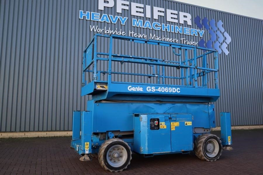 Genie GS4069 Electric, 14m Working Height, 363kg Capacit  - Scissor lift: picture 1 Genie GS4069 Electric, 14m Working Height, 363kg Capacit  - Scissor lift: picture 1