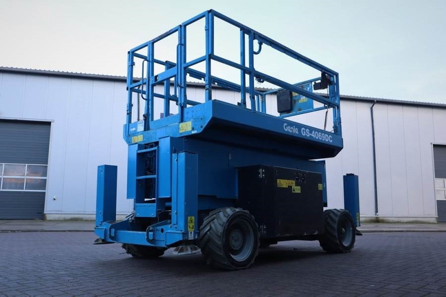 Genie GS4069 Electric, 14m Working Height, 363kg Capacit  - Scissor lift: picture 2 Genie GS4069 Electric, 14m Working Height, 363kg Capacit  - Scissor lift: picture 2