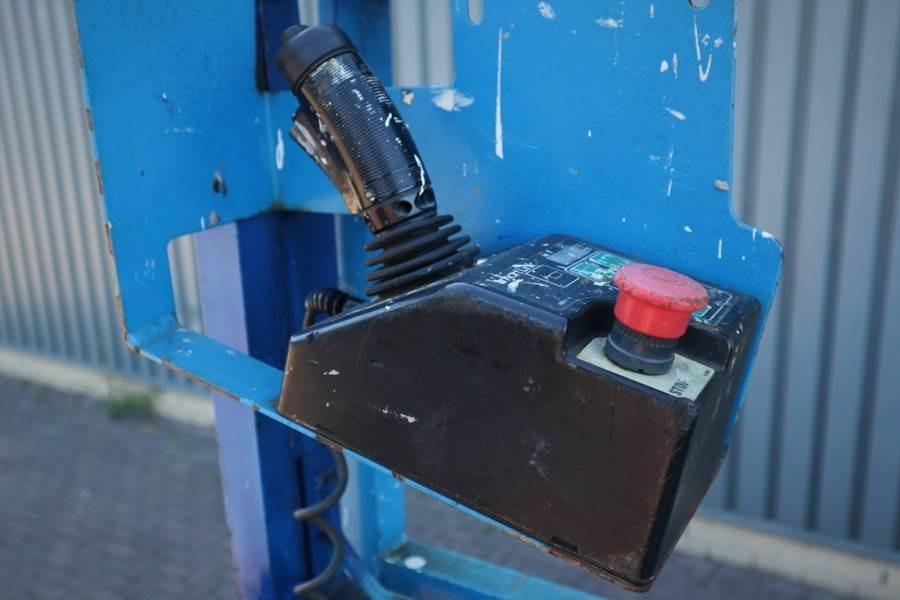 Genie GS4069DC Electric, 14m Working Height, 363kg Capac  - Scissor lift: picture 5 Genie GS4069DC Electric, 14m Working Height, 363kg Capac  - Scissor lift: picture 5