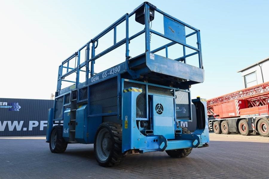 Scissor lift Genie GS4390 Diesel, 4x4 Drive, 15m Working Height, 680k: picture 8