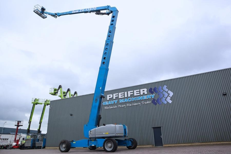 Genie ZX135/70 Diesel, 4x4x4 Drive, 43m Lifting Height,  - Articulated boom: picture 3 Genie ZX135/70 Diesel, 4x4x4 Drive, 43m Lifting Height,  - Articulated boom: picture 3