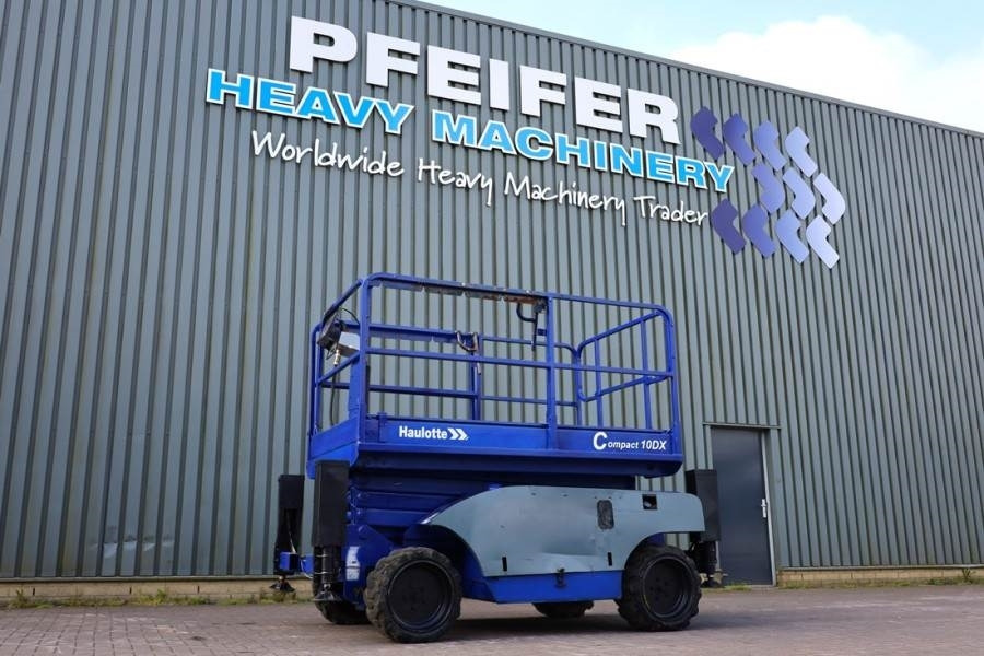 Haulotte COMPACT 10DX Diesel, 4x4 Drive, 10.15m Working Hei - Scissor lift: picture 1 Haulotte COMPACT 10DX Diesel, 4x4 Drive, 10.15m Working Hei - Scissor lift: picture 1