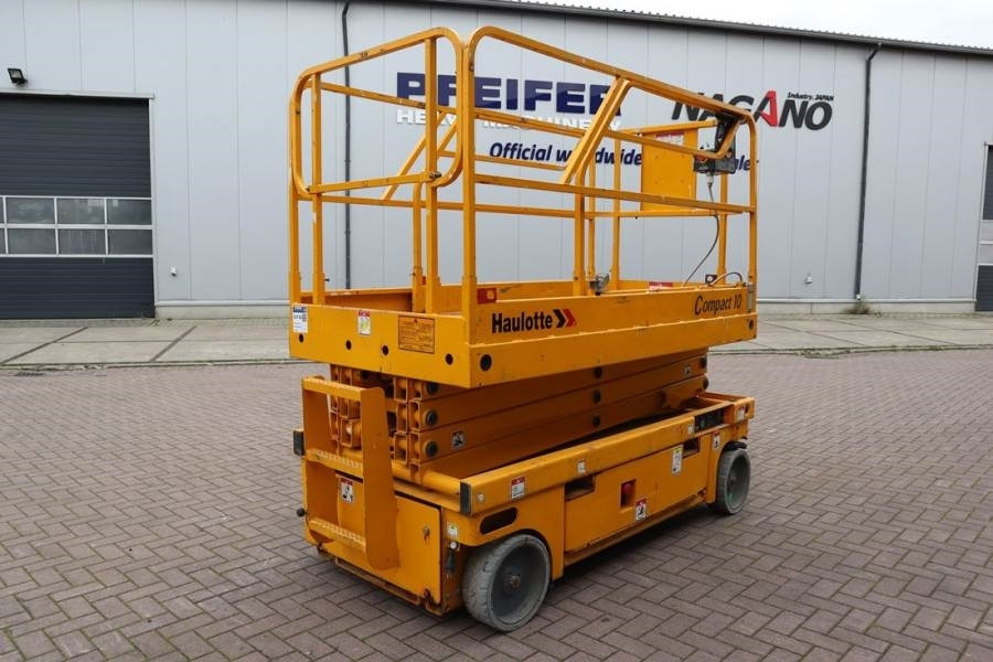 Haulotte Compact 10 Electric, 10m Working Height, 450kg Cap - Scissor lift: picture 2 Haulotte Compact 10 Electric, 10m Working Height, 450kg Cap - Scissor lift: picture 2